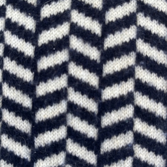 J.Crew Italian cashmere sweater - Picture 2 of 9